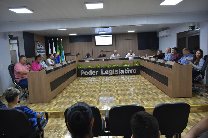 Vereadores de Laranjeiras do Sul realizam duas sessões e aprovam nove projetos de lei